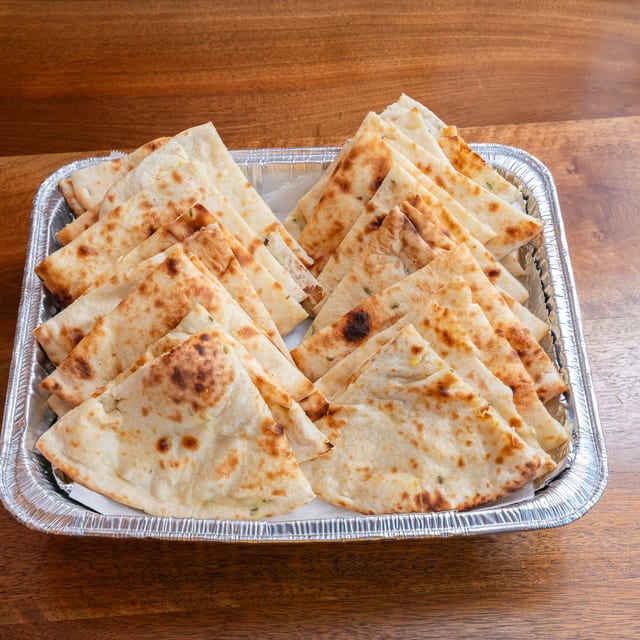 Cheese Naan Tray.
